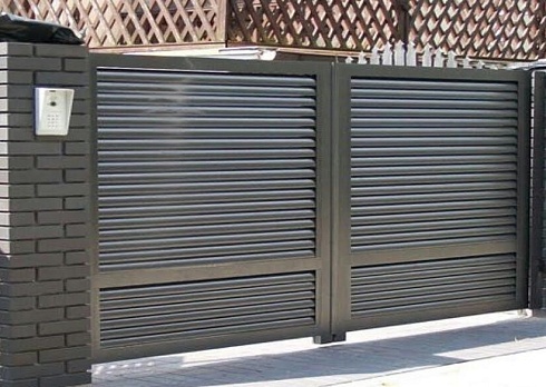 Распашные ворота жалюзи с типом заполнения Люкс 2500х1800 мм  в  Джанкой! по низким ценам
